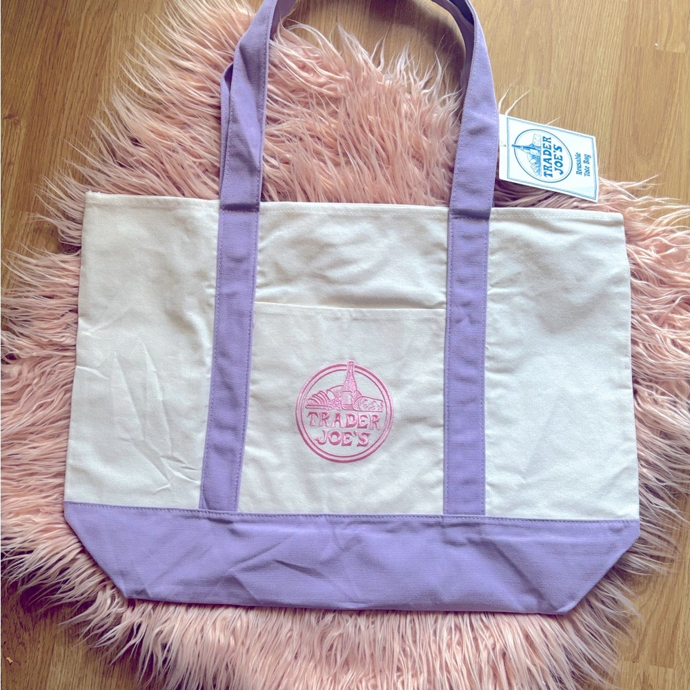 Viral Large Trader Joe’s tote bag … Sold out in shops